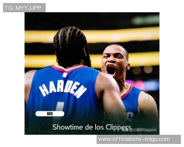 勇士与快船激战四月十六日NBA季后赛精彩对决引发球迷热议 勇士与快船激战四月十六日NBA季后赛精彩对决引发球迷热议