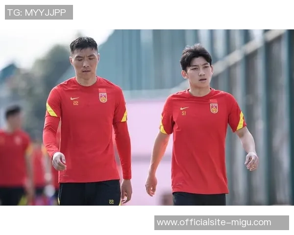 卢卡斯在对阵门兴的精彩表现引发球迷热议与期待